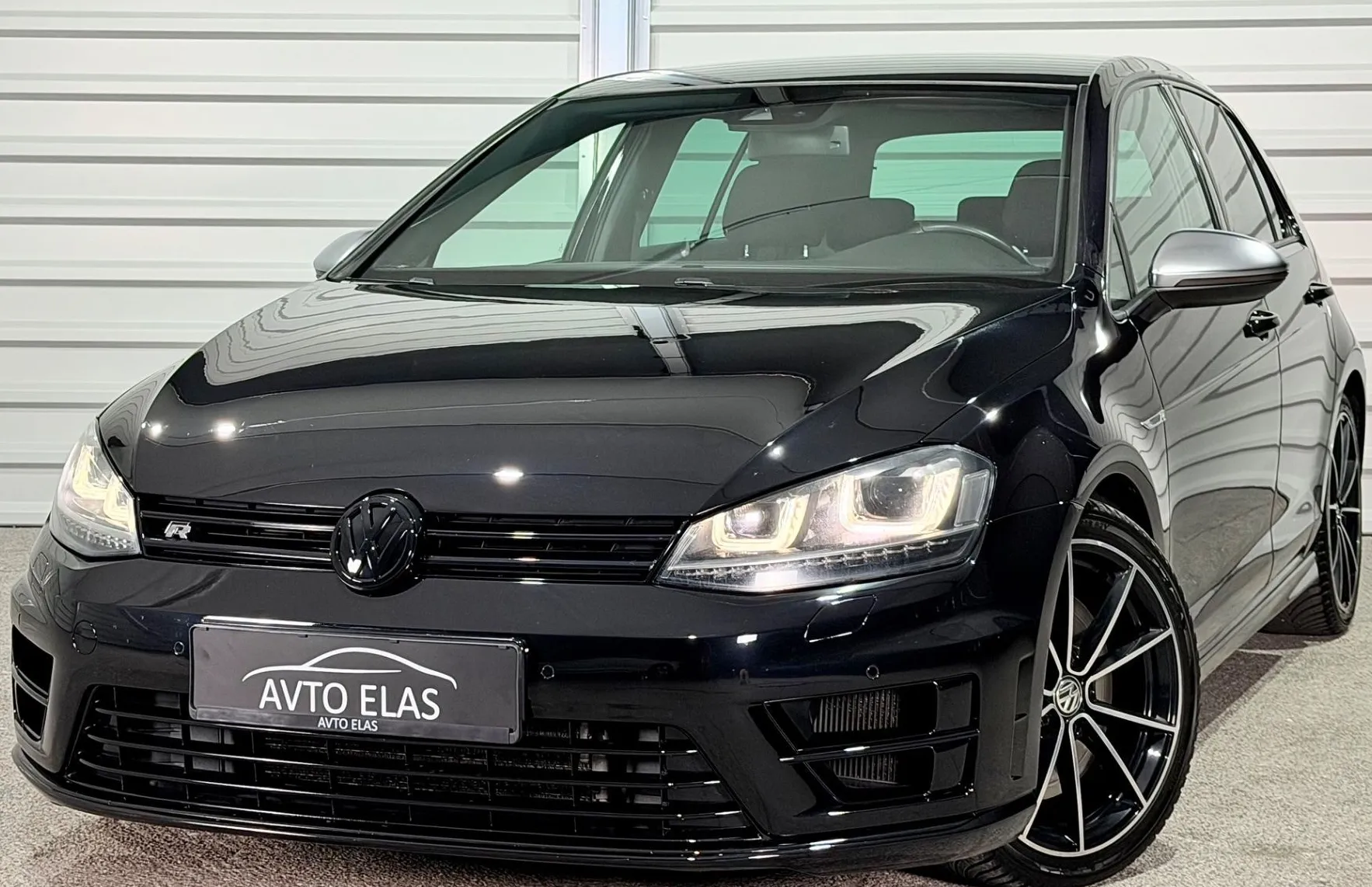 Zunanja slika - Volkswagen Golf - R - 4 MOTION - DSG - DRIVE SELECT - NAVI - PDC - 1