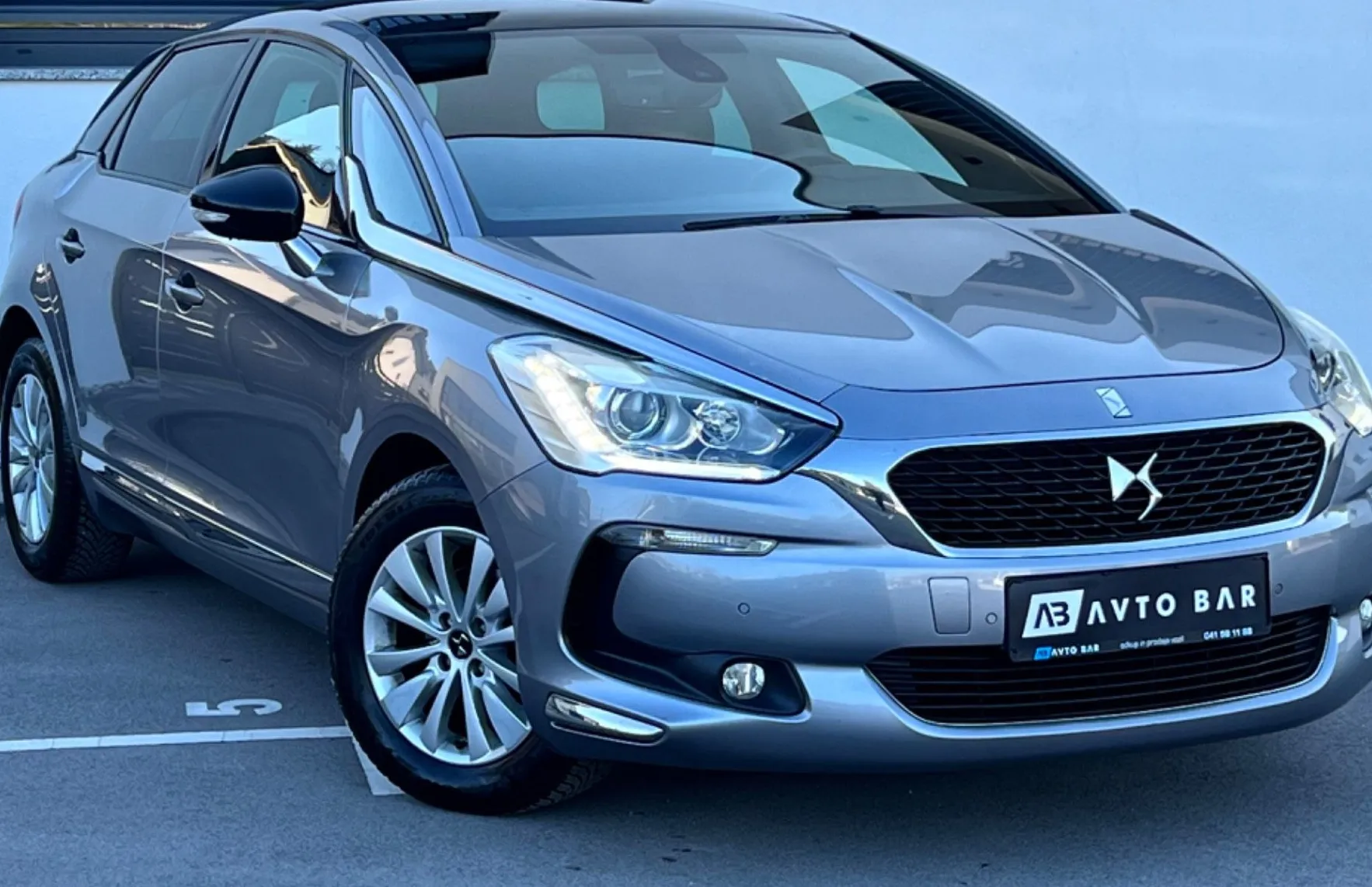 Zunanja slika - Citroën DS5 - KOT NOV+NAVI+PANORAMA+ALU+PDC - 3