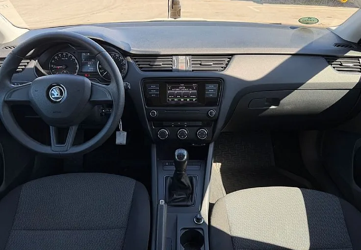 Zunanja slika - Škoda Octavia - Combi 1.6 TDI Active - 5