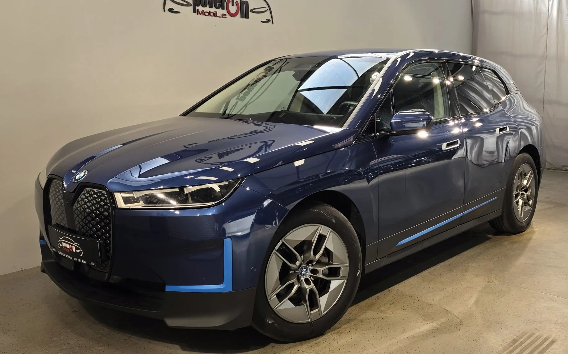 Zunanja slika - BMW iX - xDrive 50 LUFT LASER 360KAM KLJUKA HEADUP 4WS - 1
