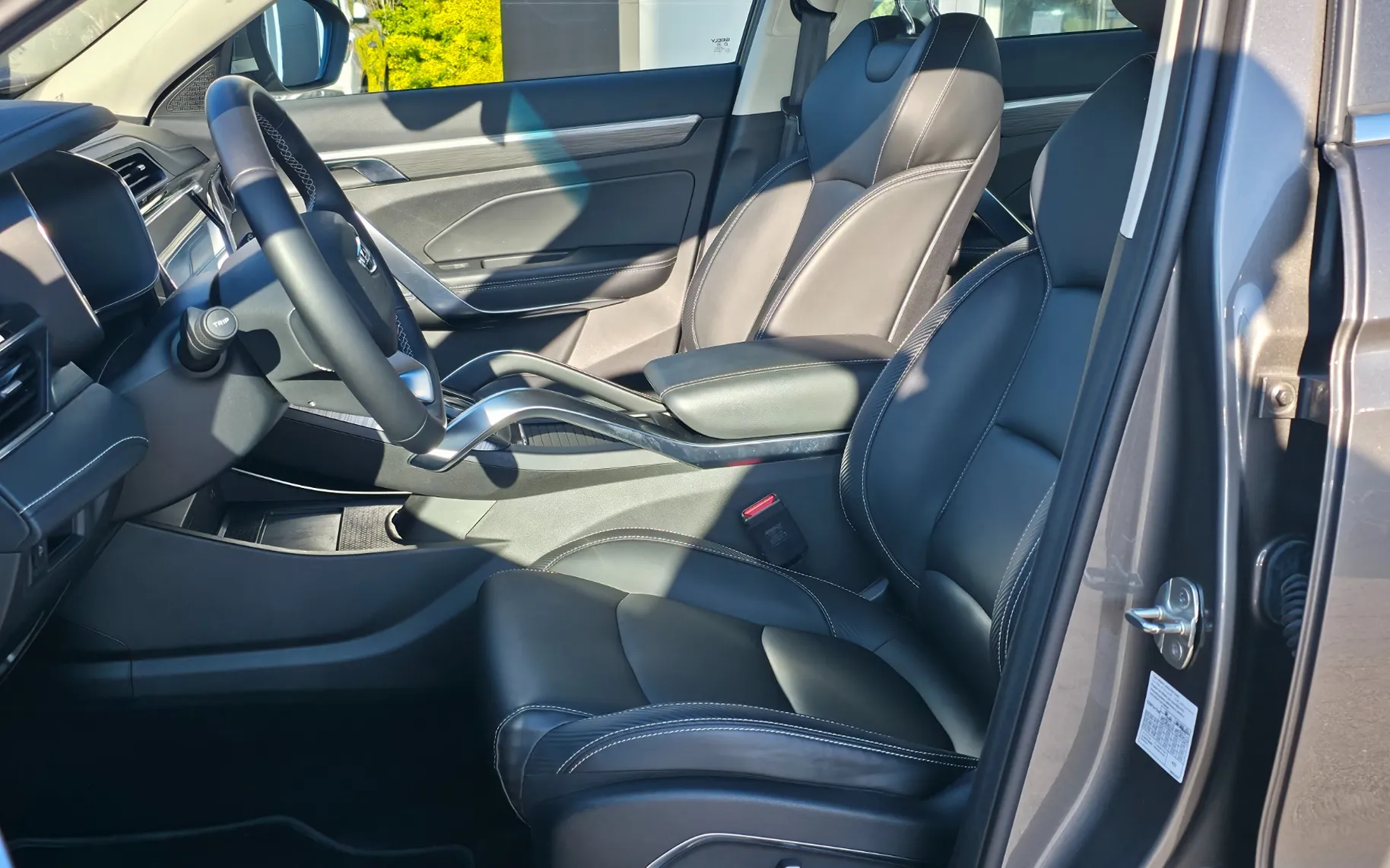 Zunanja slika - Geely Atlas Pro - 4WD 1.5TD AUT FLAGSHIP - 5