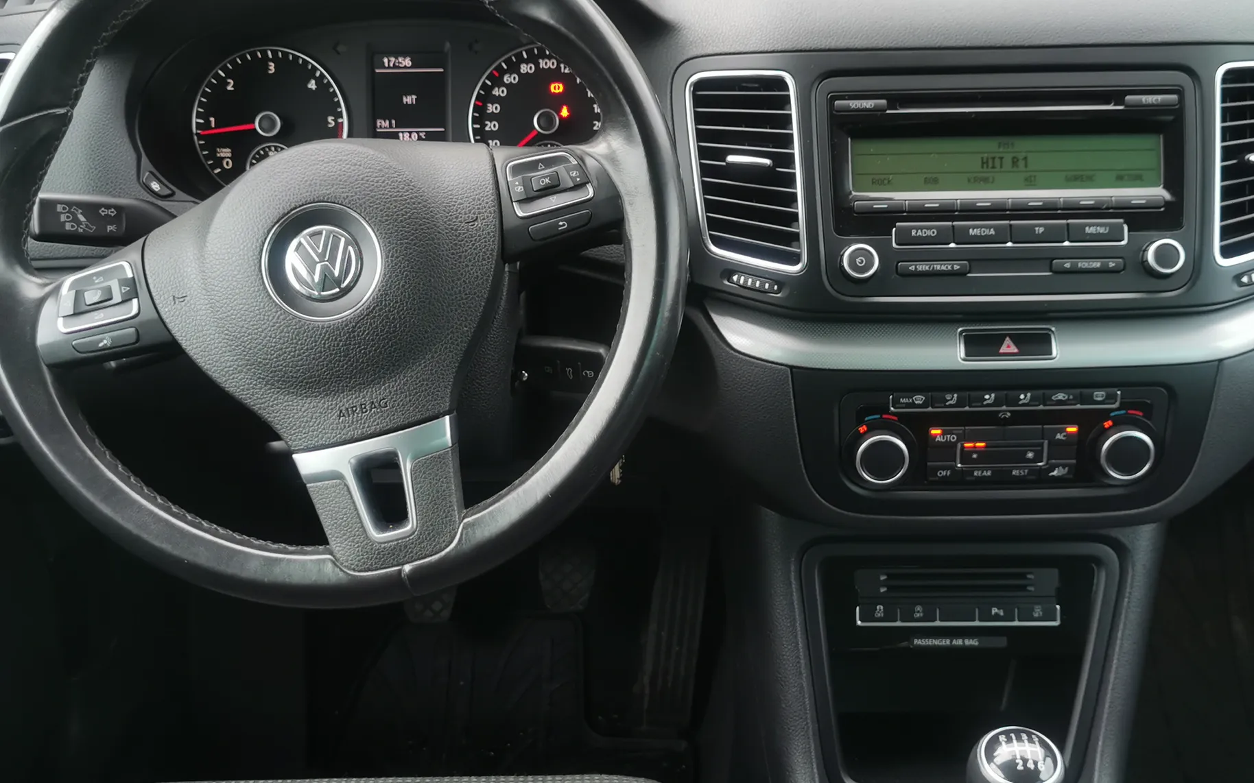 Notranja slika - Volkswagen Sharan - 2,0 TDI BlueMotion Technology Comfortline - 5