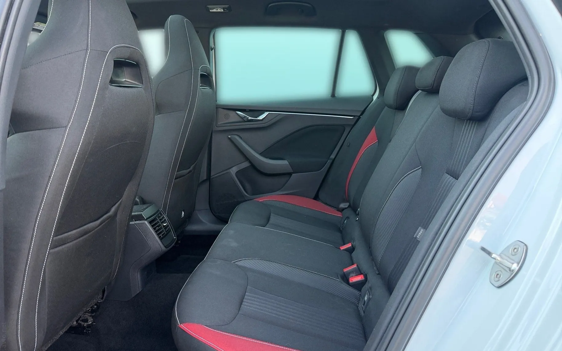 Notranja slika - Škoda Kamiq - 1.0 TSI Monte Carlo DSG-Panorama-LED-ACC-Kamera... - 11