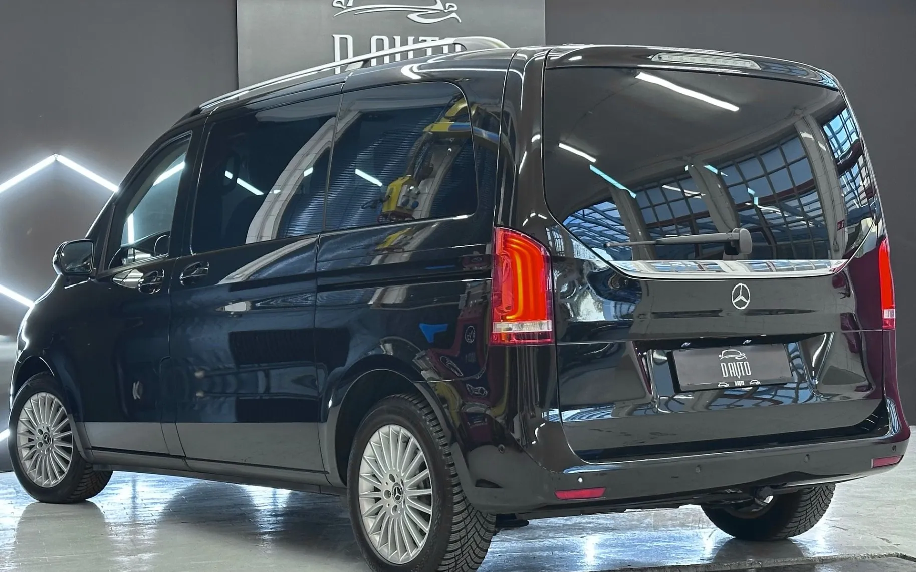 Zunanja slika - Mercedes-Benz V-Razred - V 250 d 140KW+WEBASTO+360KAMERA+BURMESTER+AMBIENT. - 6