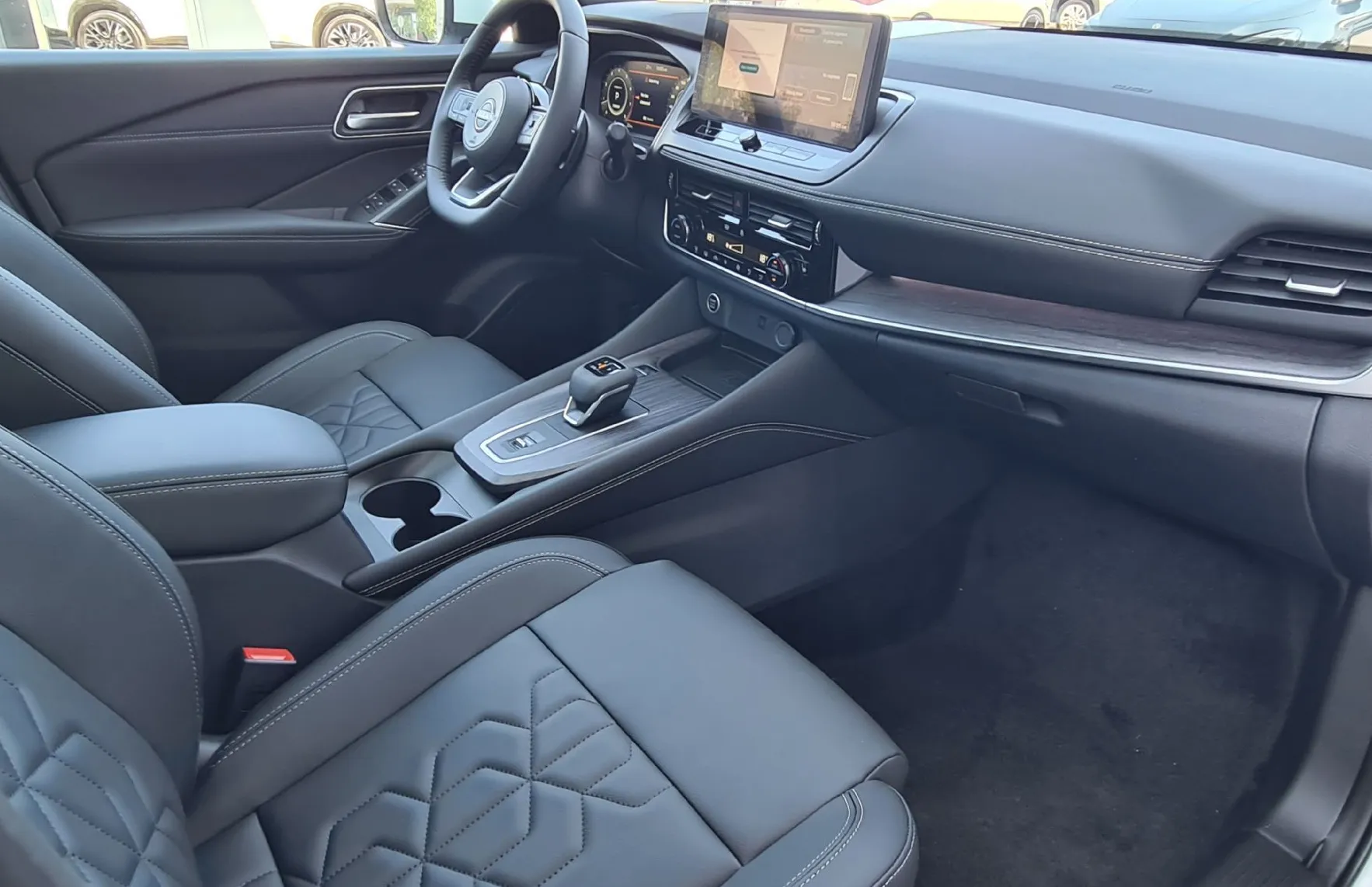 Zunanja slika - Nissan Qashqai - 1.3 DIG-T Mild Hyb.158 2WD X-Tron.TEKNA - 11
