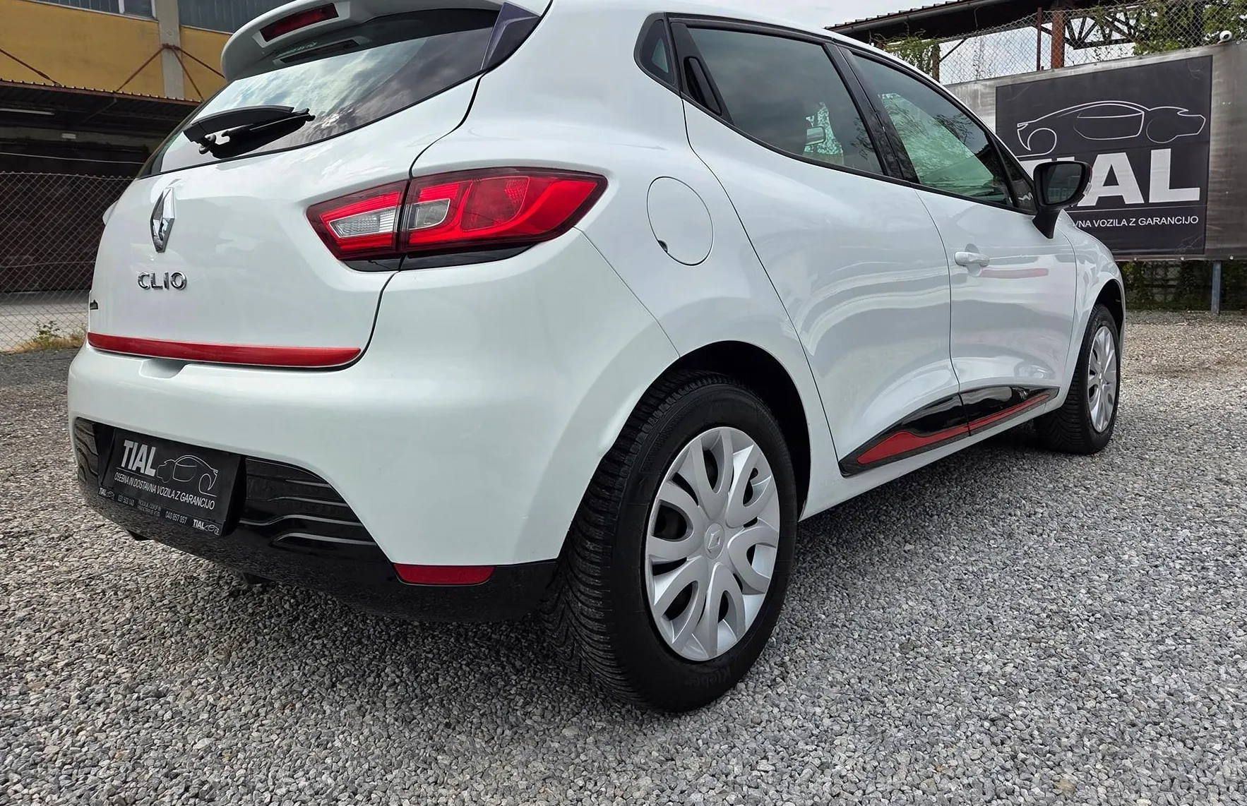 Zunanja slika - Renault Clio - 1.2 16V - 7