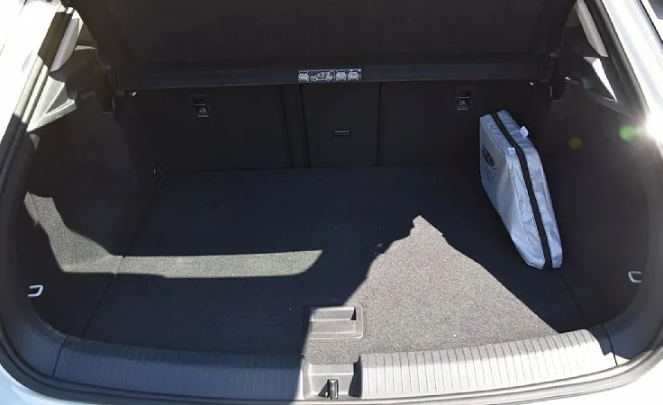 Zunanja slika - Volkswagen T-Roc - 1.5 TSI Style DSG-KAMERA-RADAR-ODLIČEN-KREDIT-PDC - 11