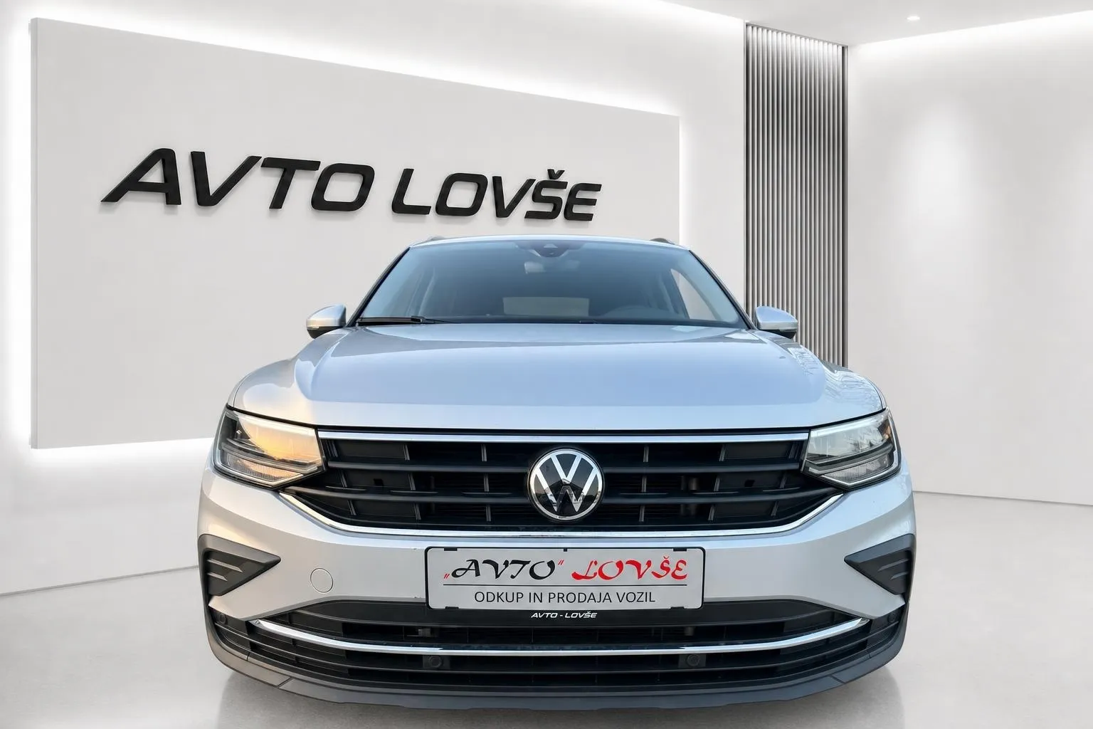 Zunanja slika - Volkswagen Tiguan - 2.0 TDI SCR BMT -1 LASTNIK-ALU-LED-KAM-ODLIČEN... - 4
