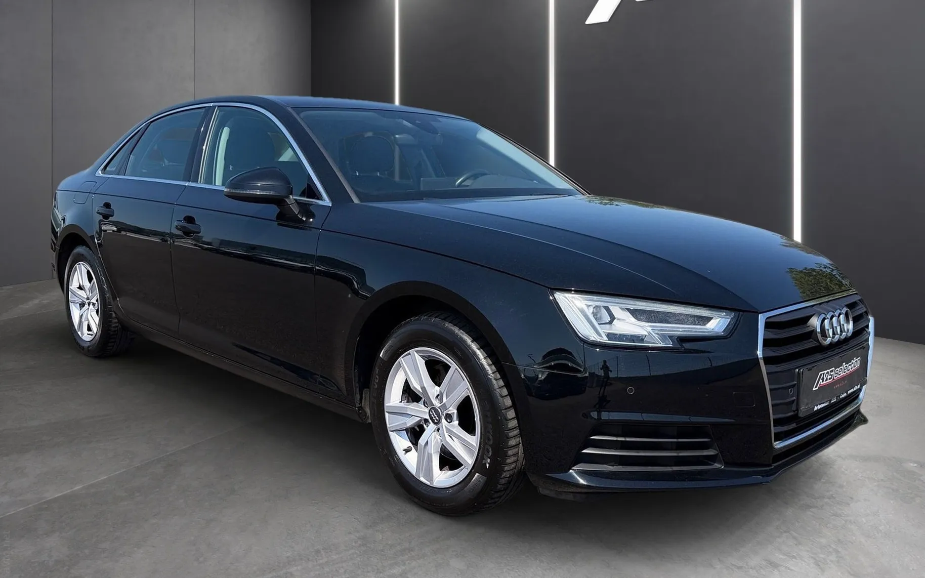 Zunanja slika - Audi A4 - 2.0 TDI  Basis  S tronic-LED-Tempomat-Prime paket. - 2