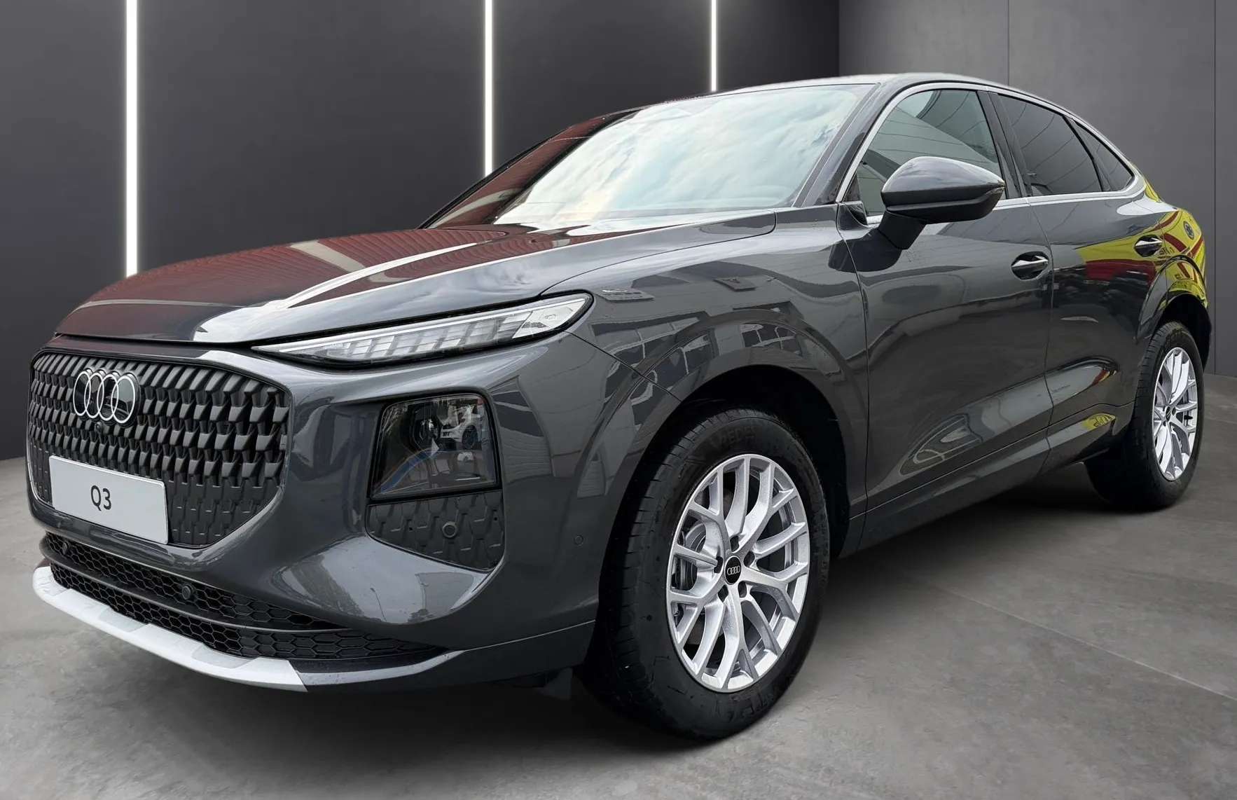 Zunanja slika - Audi Q3 - Sportback TFSI quattro S tronic - 1