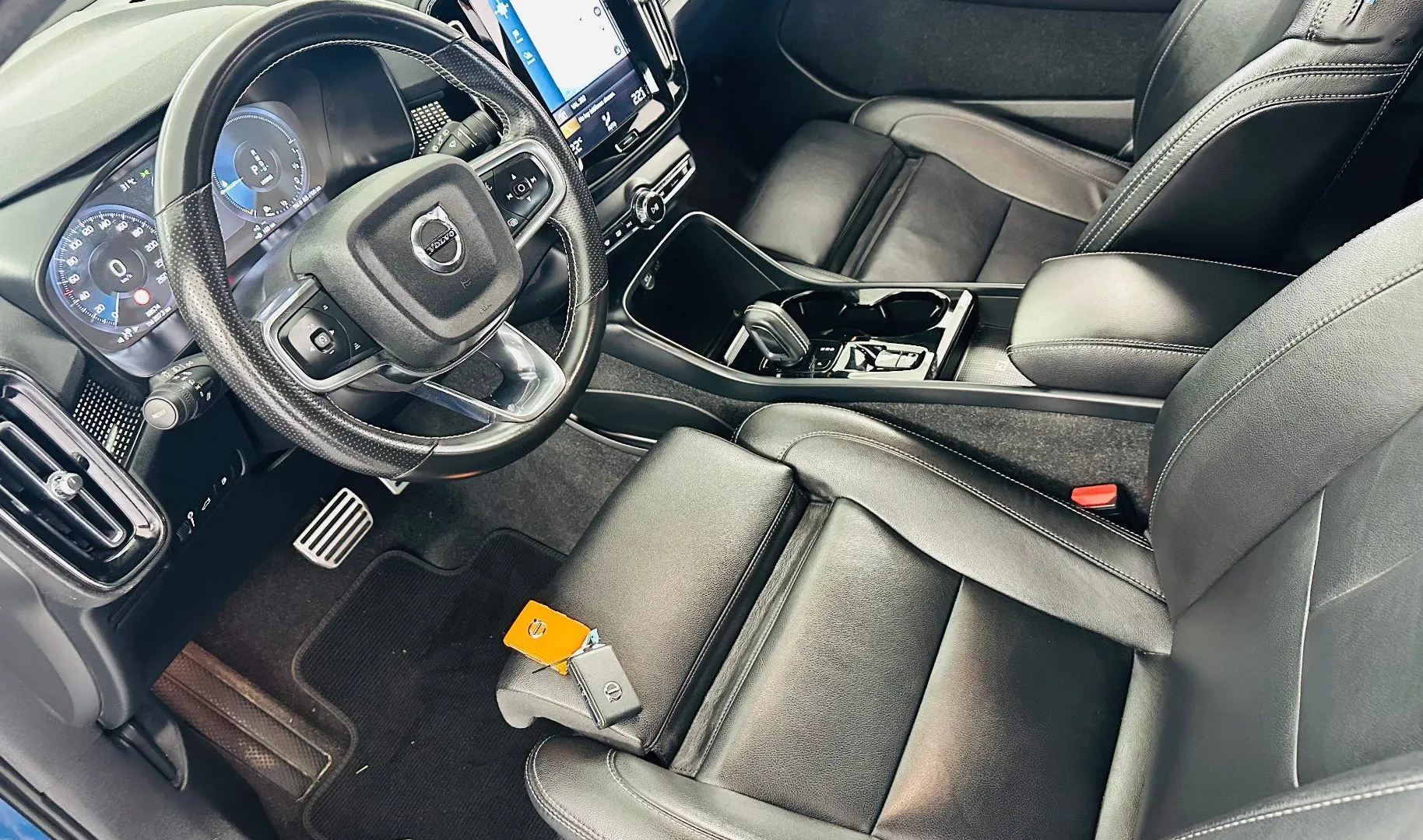 Zunanja slika - Volvo XC40 - T5 Recharge Twin Engine R-Design Avt.KAMERA.LED - 4