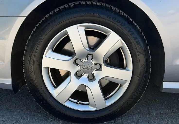 Zunanja slika - Audi A6 - Avant 2.0 TDI Ultra S tronic -NAVI-PDC-GRETJE-ALCANTARA - 5
