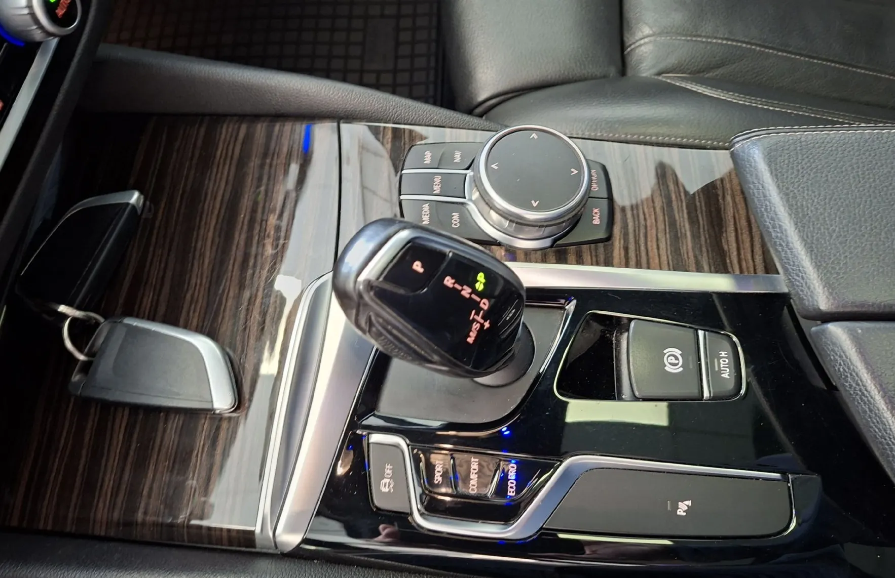 Zunanja slika - BMW Serija 5 - Touring: 520d x Drive aut.SPORT LINE-LED-NAVI-PANORAMA- - 11