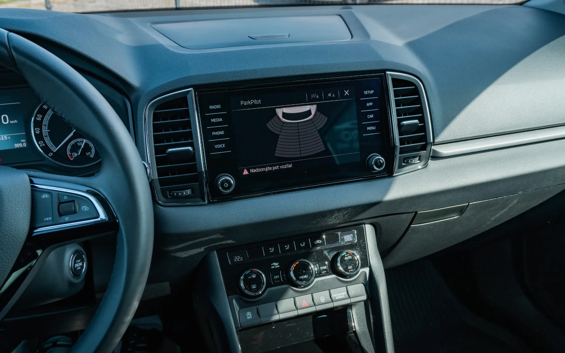 Zunanja slika - Škoda Karoq - 1,6 TDI AMBITION - 10