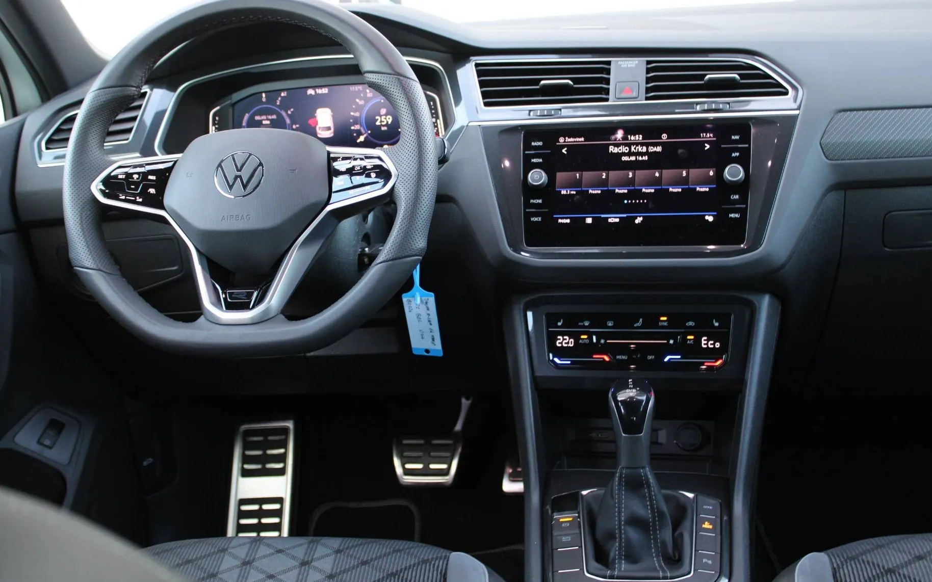 Zunanja slika - Volkswagen Tiguan - 1.4 TSI eHybrid R-LINE ACC AMBIL.VIRTUAL IQ MATR - 9