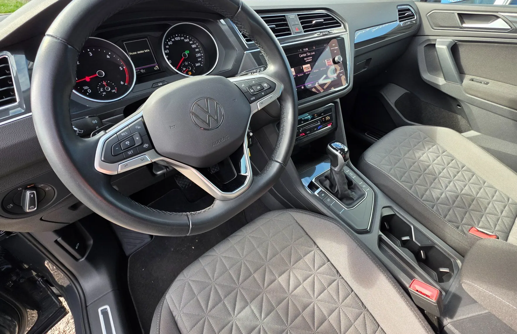 Zunanja slika - Volkswagen Tiguan - 2.0 TDI BMT Life DSG. oprema v opombah - 7