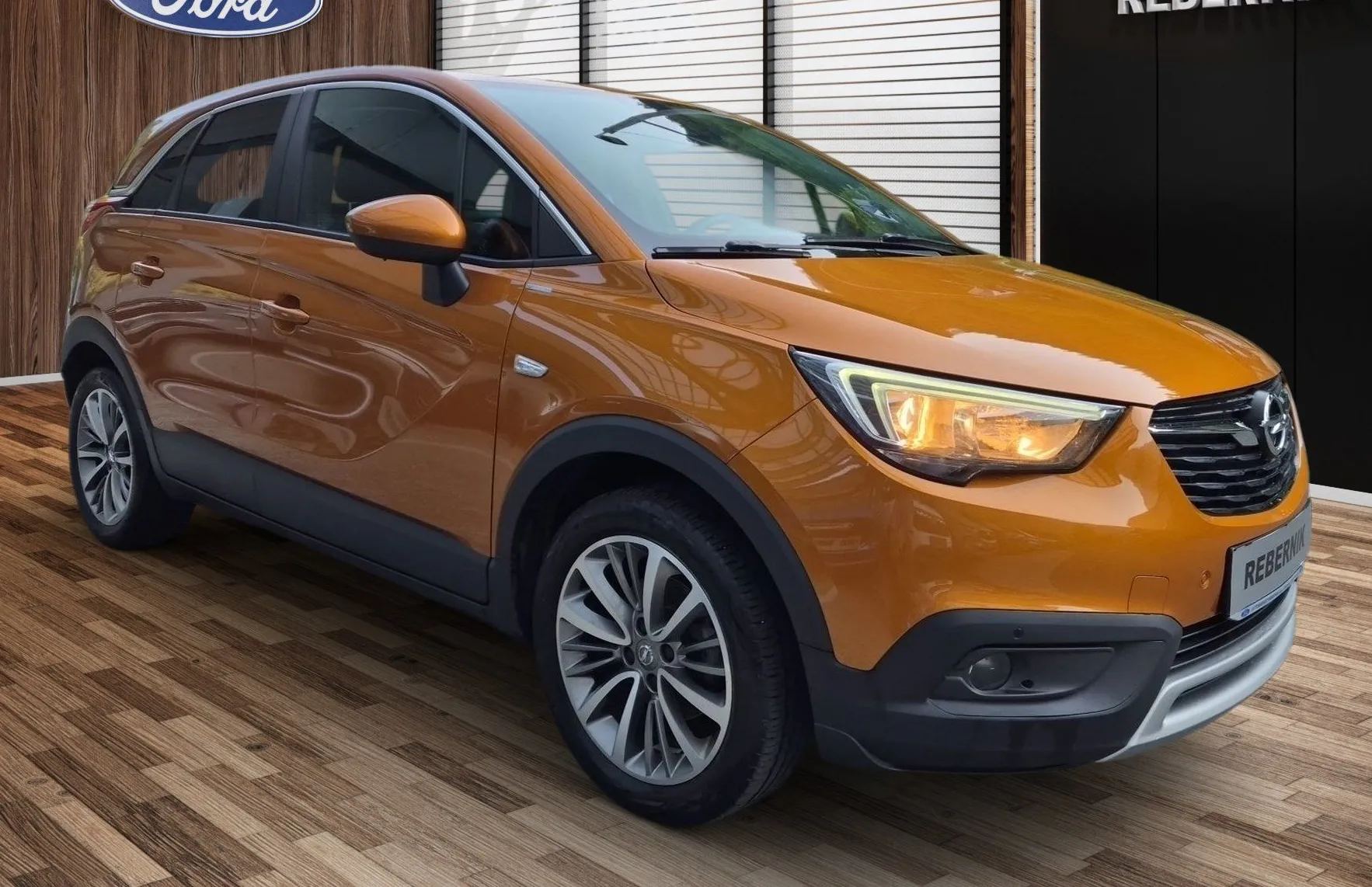 Zunanja slika - Opel Crossland X - INNOVATION 1.2 130PS M6-SLO-1.LAST-ODLIČEN - 2