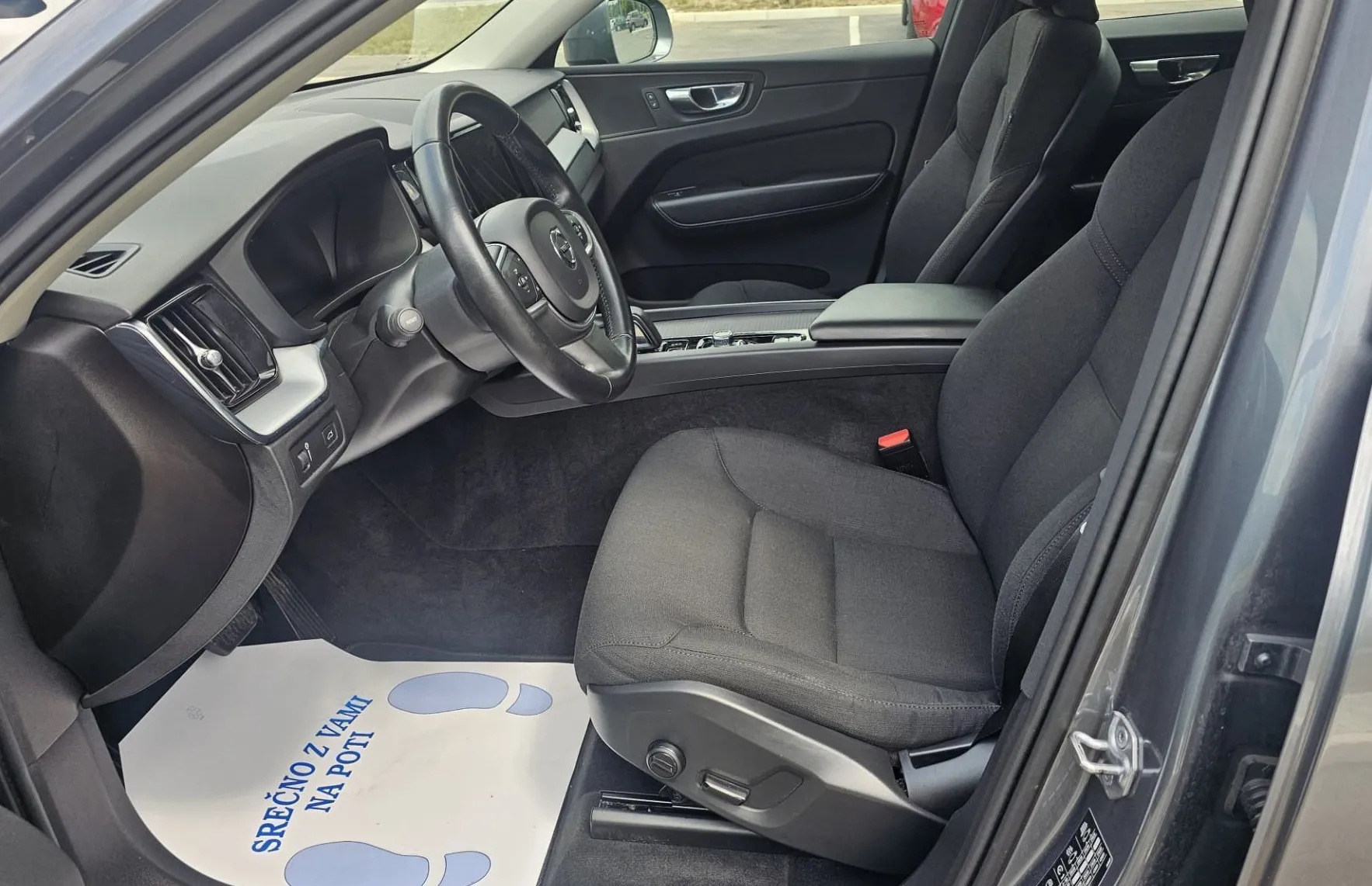 Zunanja slika - Volvo XC60 - B4D AWD Mom.Pro Avt.|panorama|wirtual|Navi|AC|Asis - 8