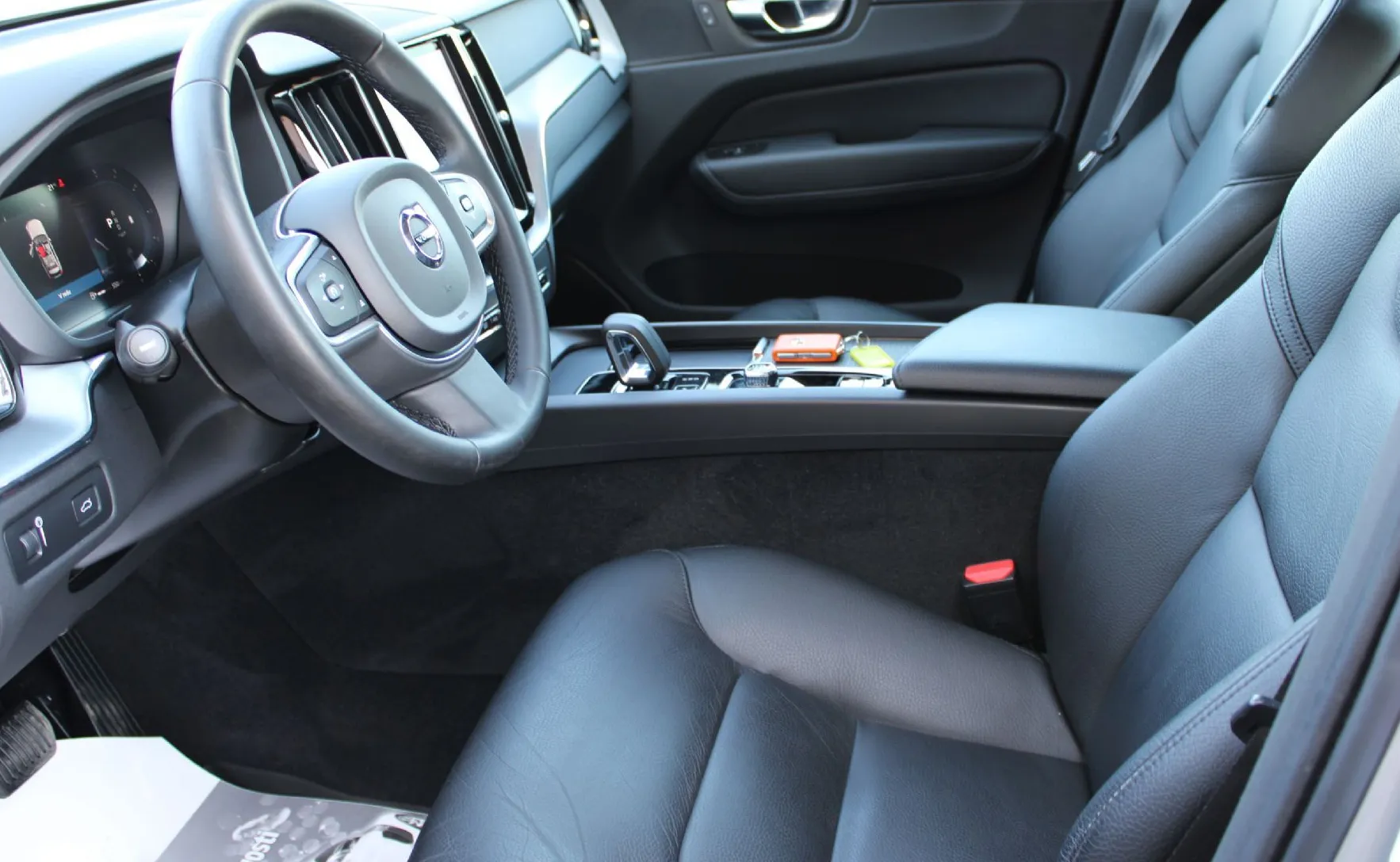 Zunanja slika - Volvo XC60 - B4D AUT Momentum -VIRTUAL-LED-KAMERA-NAVI-MEMORY - 12