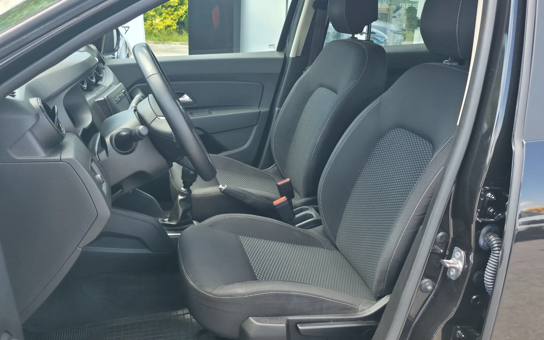 Zunanja slika - Dacia Duster - 4x4 1.2 TCe Comfort - 7