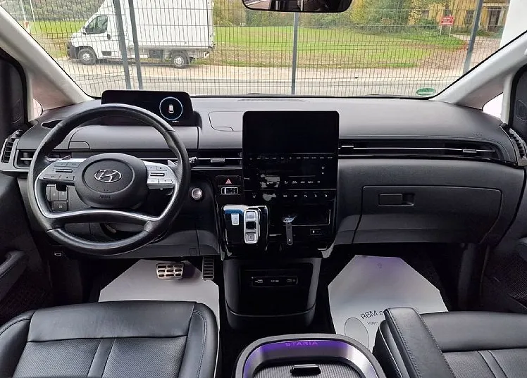 Zunanja slika - Hyundai Staria - 2.2 CRDI Allrad Signature - 9