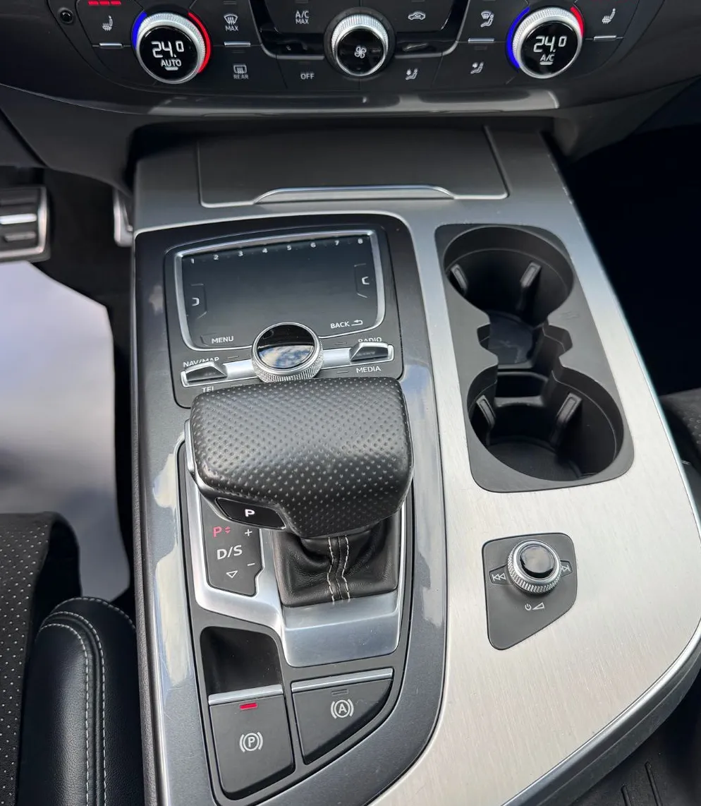 Zunanja slika - Audi Q7 - 3.0TDI Q Blackline Sline Panorama 360 MatLED ACC - 10
