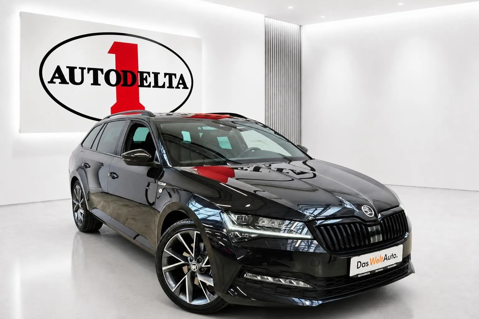 Zunanja slika - Škoda Superb - 2.0 TDI Sportline Combi DSG 147 kW - 2