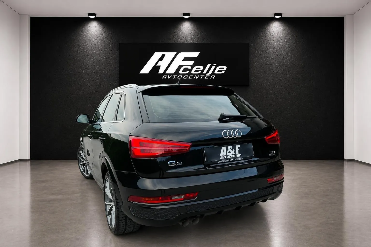 Notranja slika - Audi Q3 - 2.0 TDI-Q-4X4-S TRONIC-S LINE-LIZING ZA TUJCE- - 7