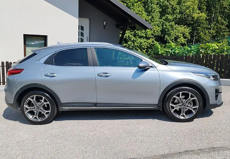 Zunanja slika - KIA XCeed - 1.4 t-gdi SAMO 52.565 KM - ODLIČNO OHRANJEN - 2