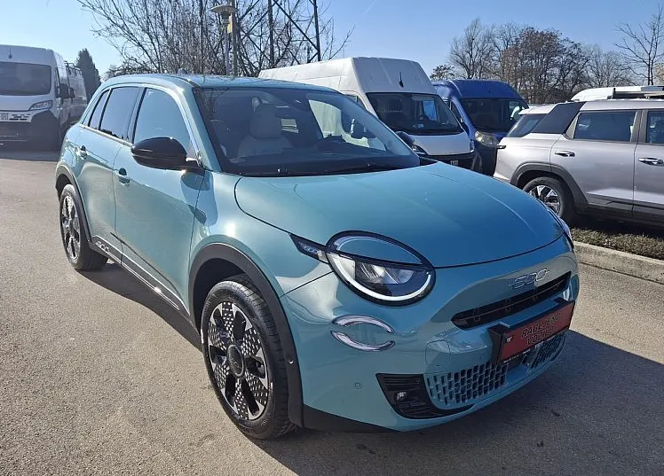 Zunanja slika - Fiat 600 - 1.2 T3 Hybrid E-DCT6 145 La Prima - 3