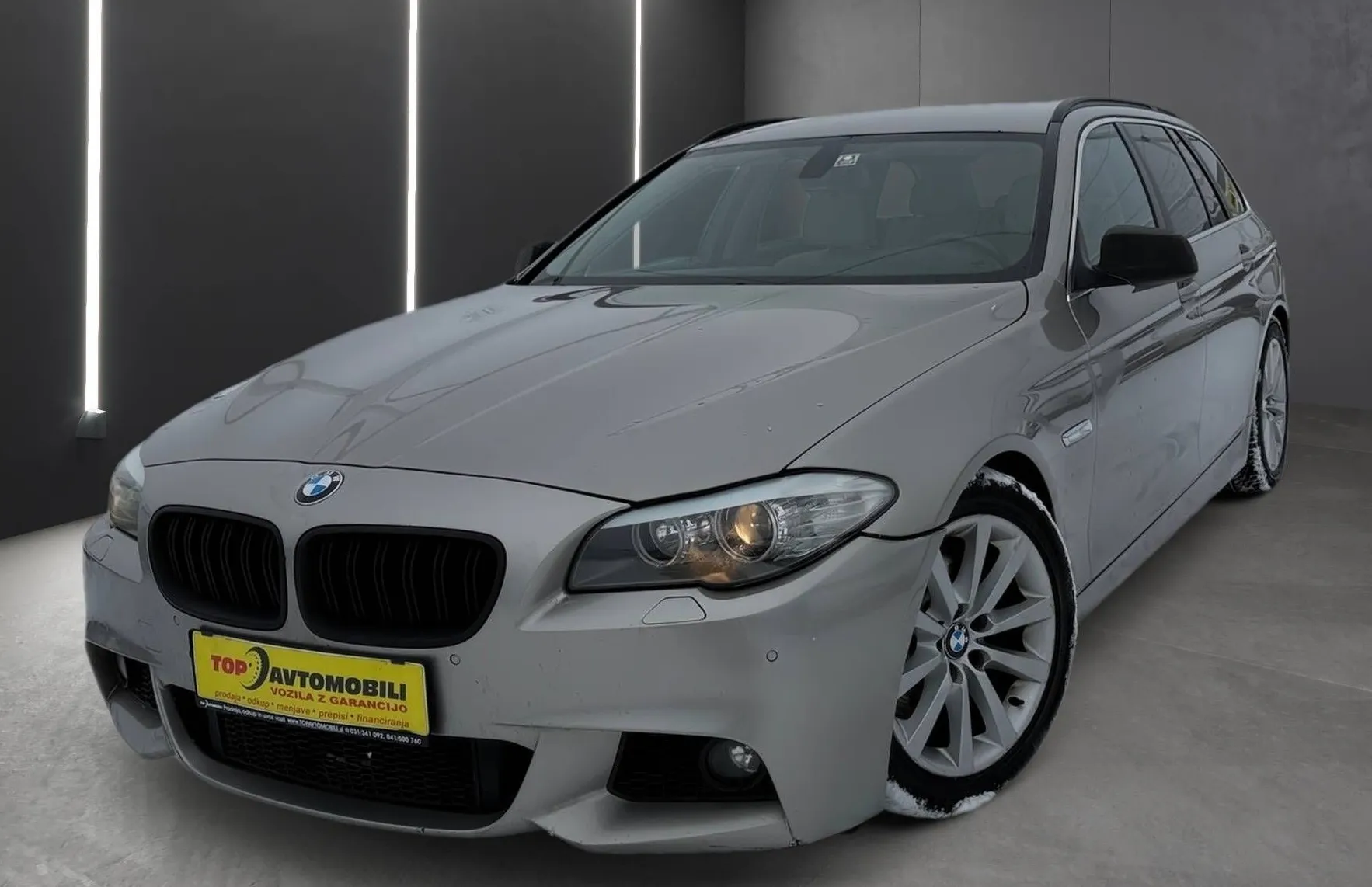 Zunanja slika - BMW Serija 5 - Touring: 520d M PAKET BI-XENON NAVI TEMP PDC USNJE - 1