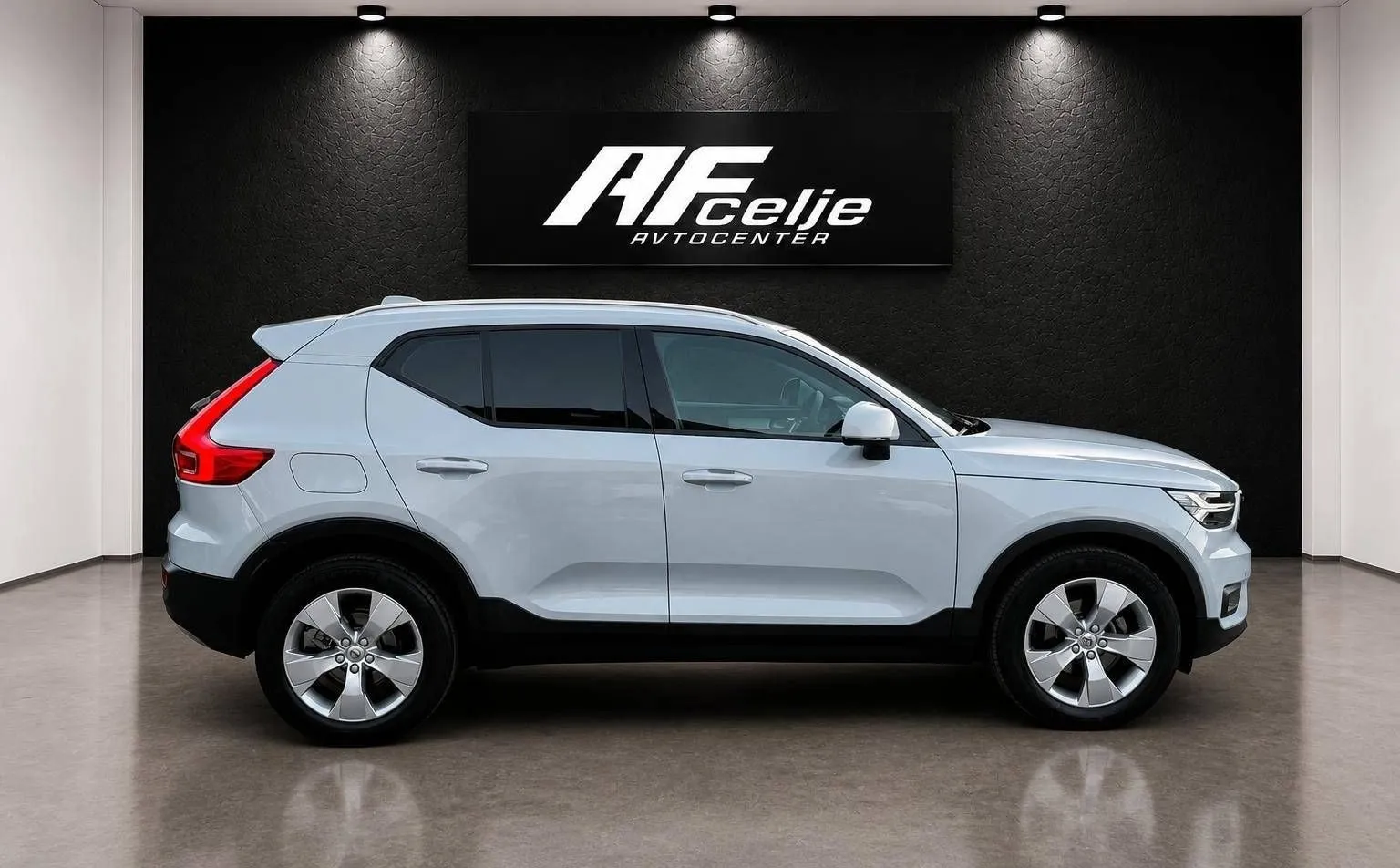 Zunanja slika - Volvo XC40 - D3-AUT-145.000km-VIRTUAL-LIZING ZA TUJCE-FUL LED - 4