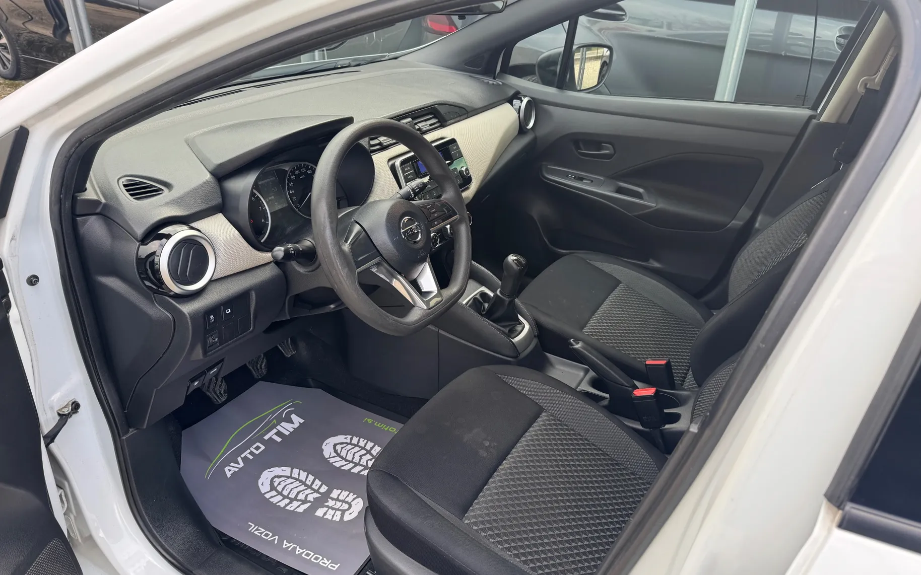 Zunanja slika - Nissan Micra - 1,0 Visia - 12