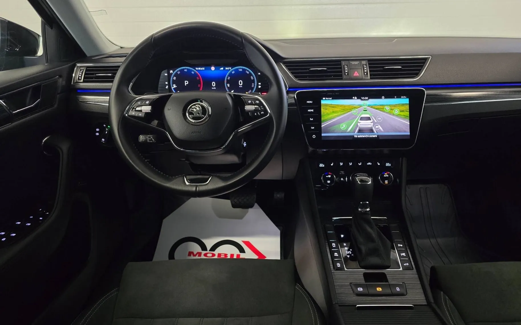 Notranja slika - Škoda Superb - Combi 2.0 TDI Style DSG - Matrix.360kam.DCC.Canton - 11