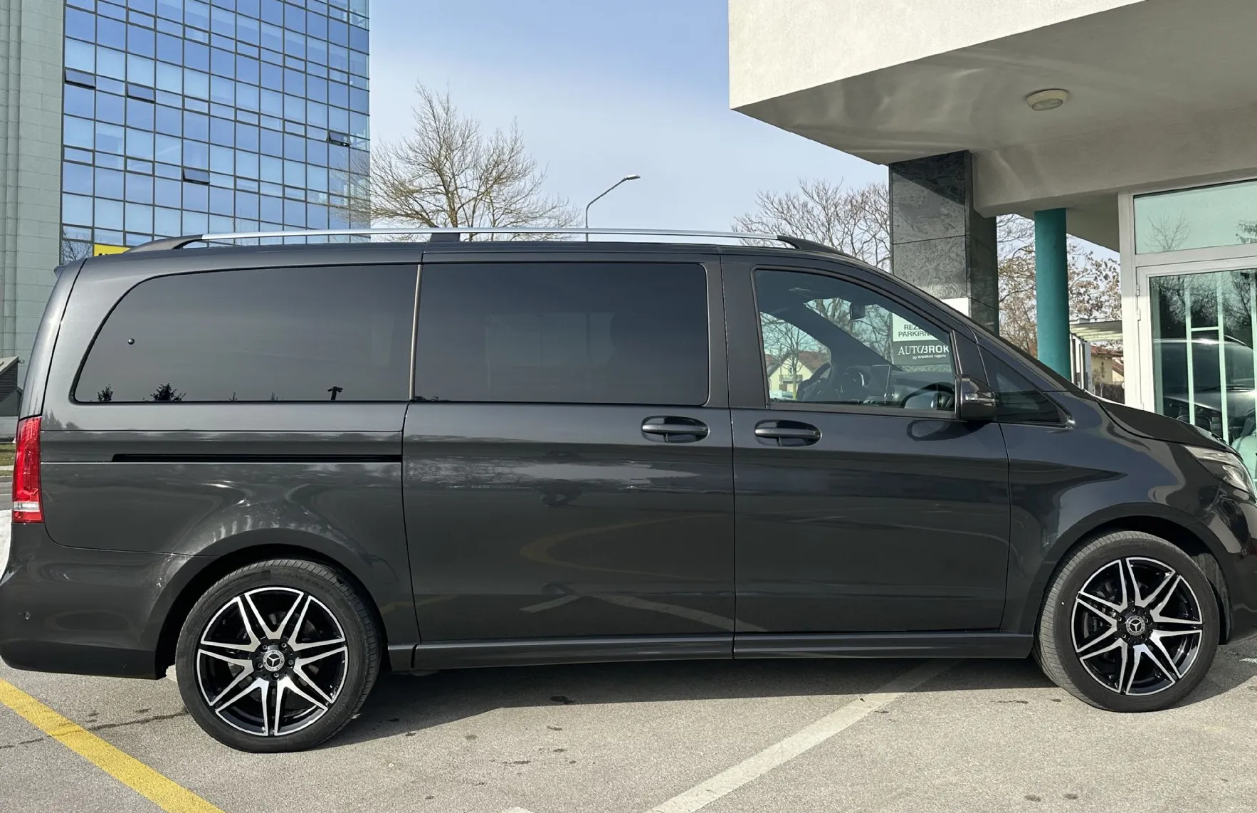 Zunanja slika - Mercedes-Benz V-Razred - V 300 d 4MATIC AMG-LINE - 7