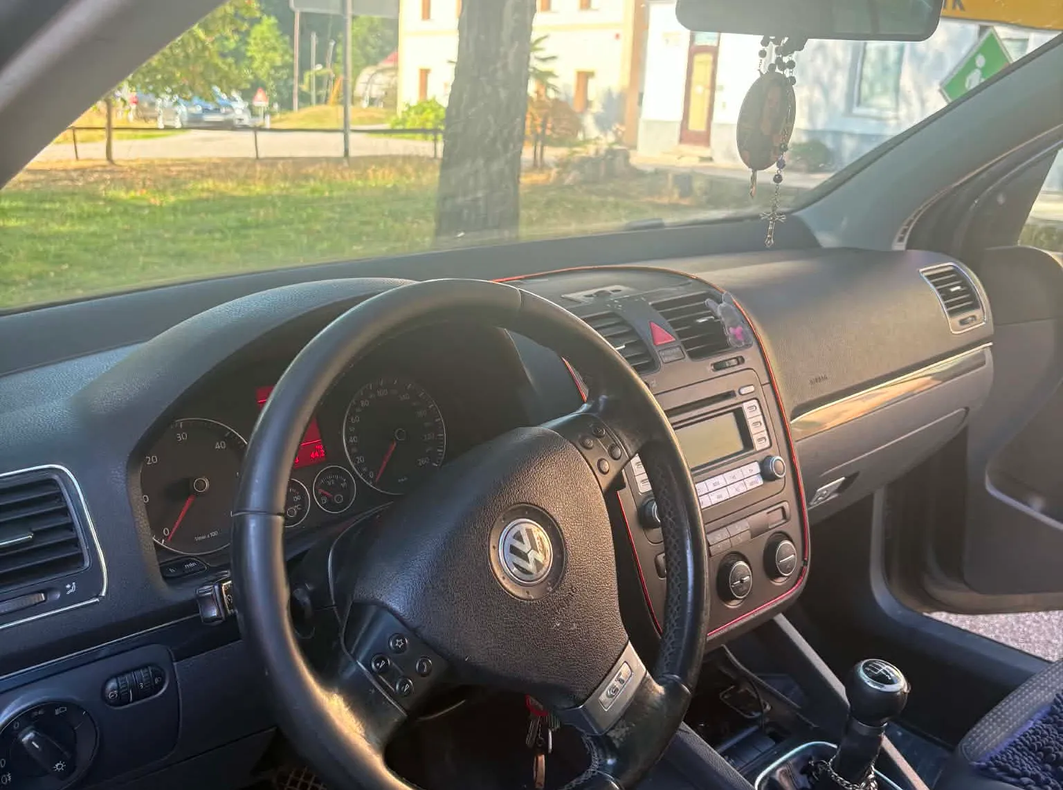 Notranja slika - Volkswagen Golf - Plus Comfortline 1,9 TDI DSG - 9