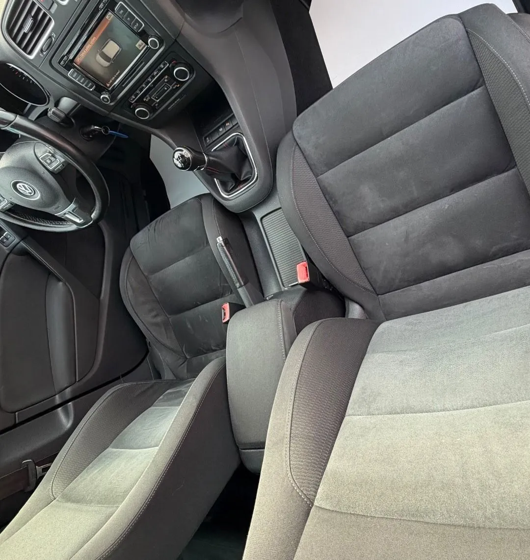 Notranja slika - Volkswagen Golf - Highline 1.6 TDI - 8