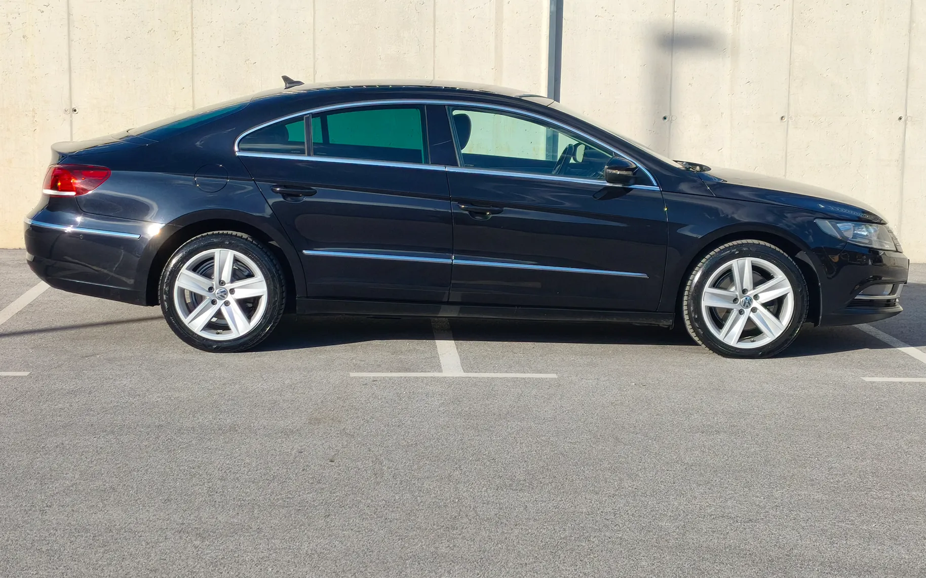 Zunanja slika - Volkswagen Volkswagen CC - Volkswagen Passat CC 2.0-TDI-DSG-USNJE-XSENON-BI-XSENON-17-COL-AL - 5