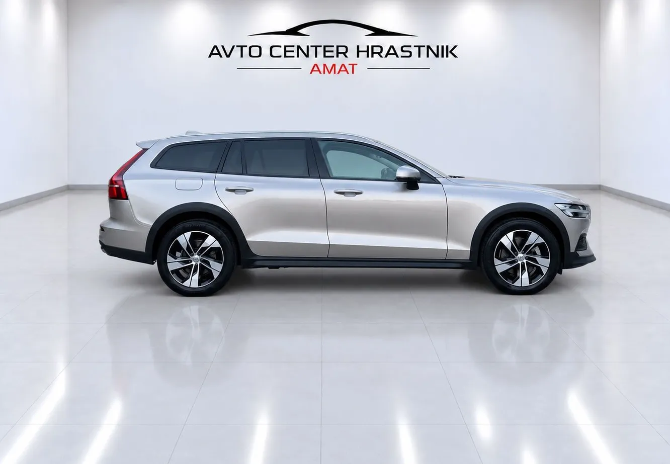 Zunanja slika - Volvo V60 Cross Country - B4D AWD od 1 lastnika 1 letna garancija odličen - 6