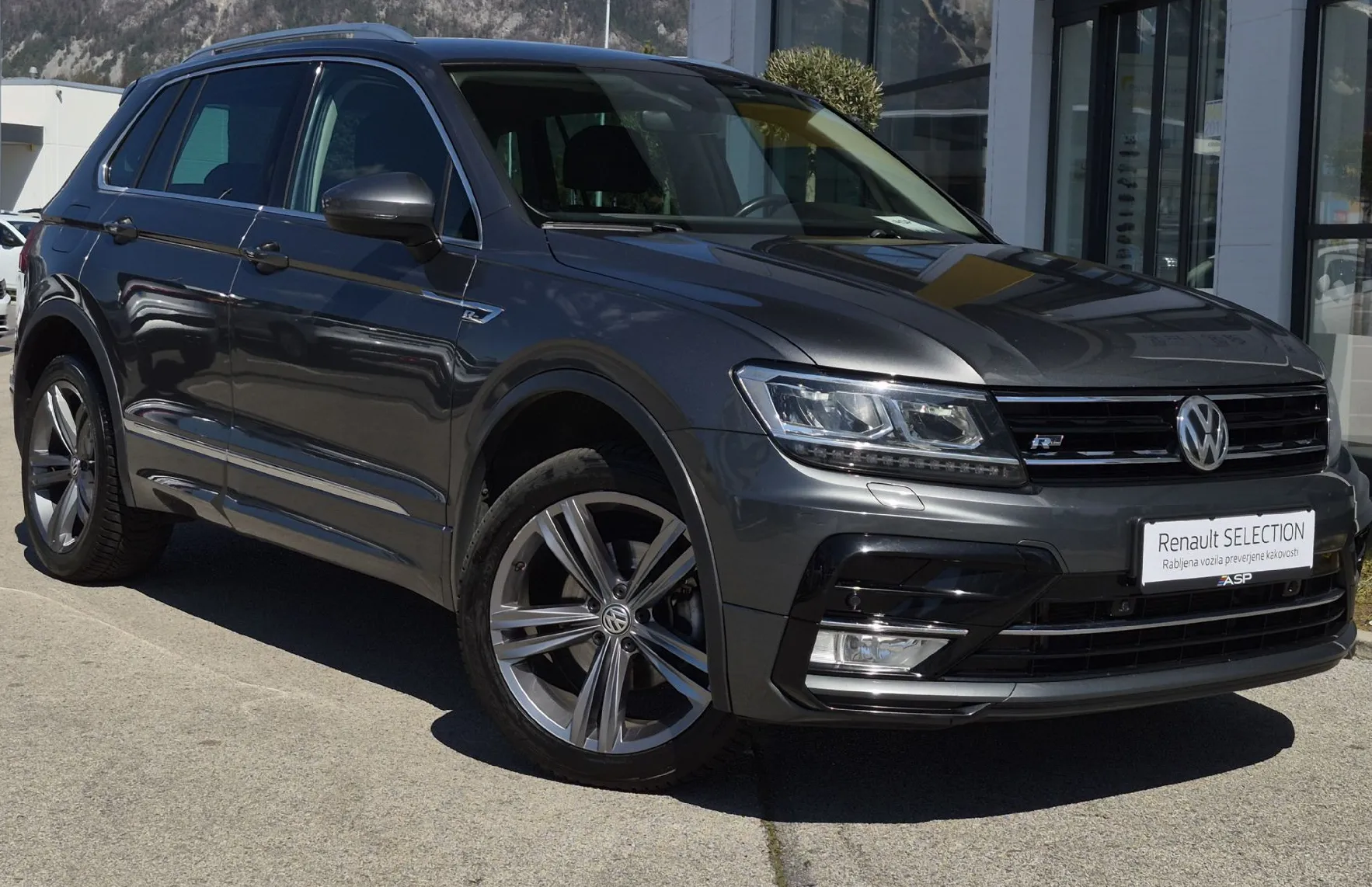 Zunanja slika - Volkswagen Tiguan - 2.0 TDI SCR 4MOTION BMT Comfortline - 1