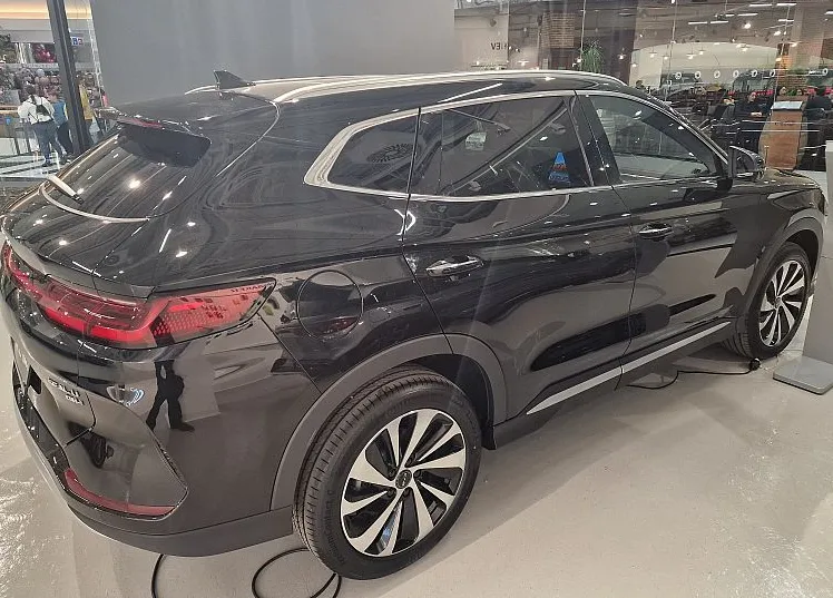 Zunanja slika - BYD SEAL U - DM-i DESIGN AWD PHEV 238kW  skupni doseg 870 km - 2