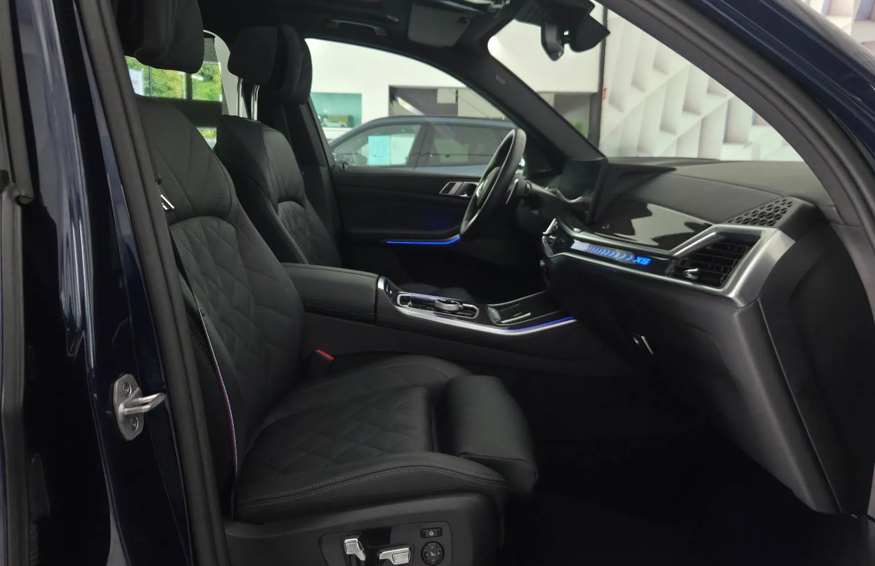 Zunanja slika - BMW X5 - serija : xDrive30d Avt-M.SPORT-ZRAČ-KLJUKA-HUD-KAM360-PANO. - 14
