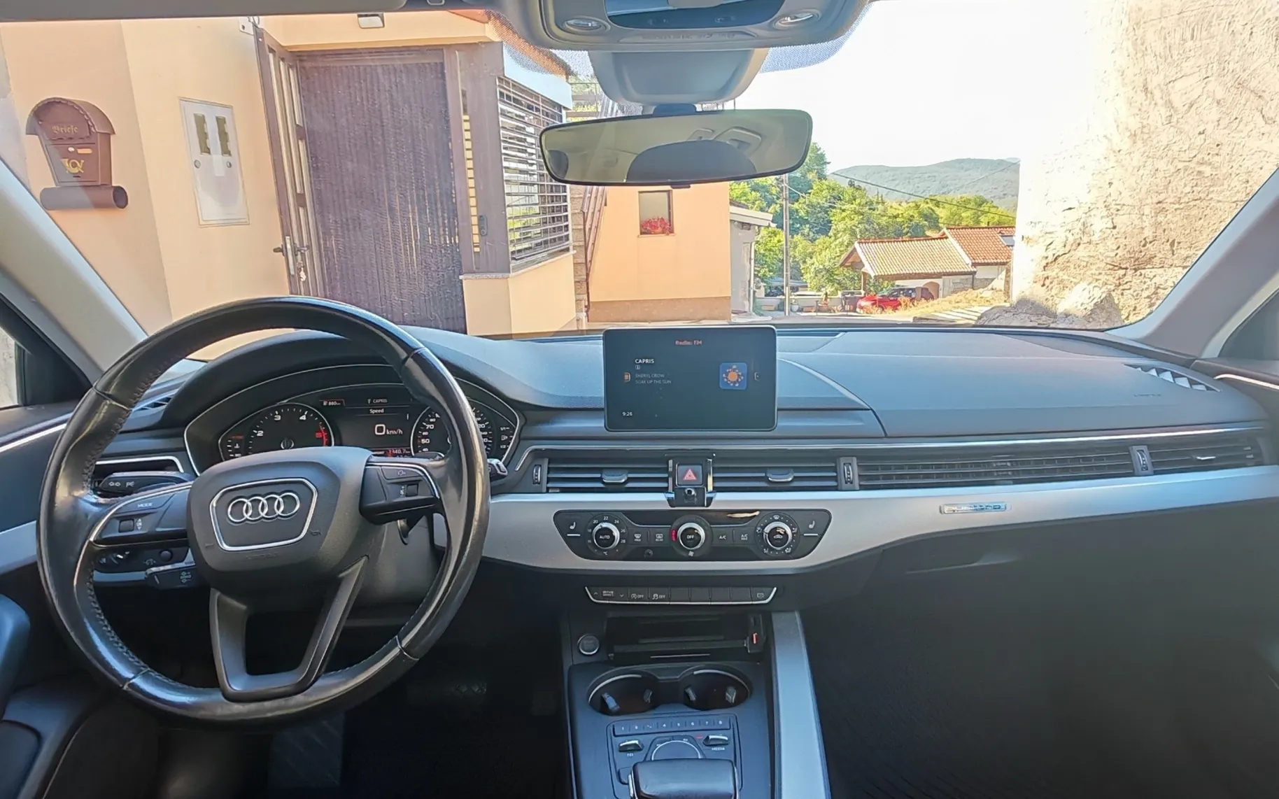 Notranja slika - Audi A4 - Avant quattro 2,0 TDI (Basis) S tronic - 4