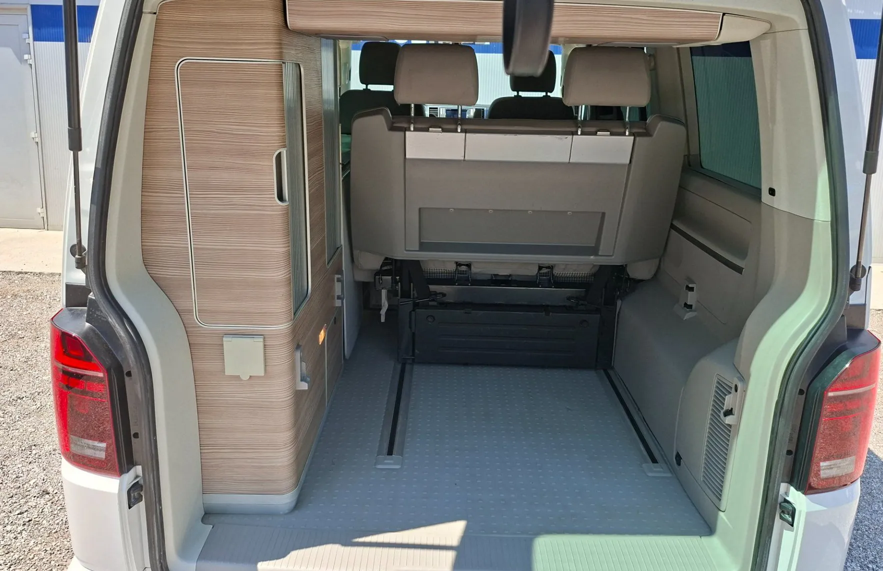 Zunanja slika - Volkswagen California - 2.0 TDI Ocean DSG - 13