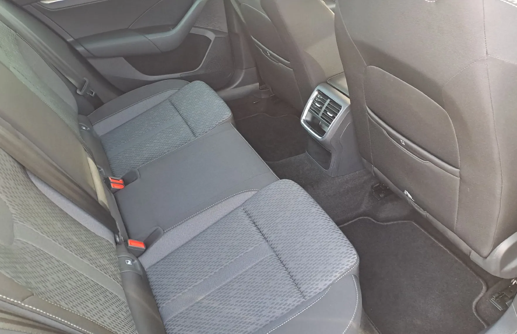 Zunanja slika - Škoda Octavia - Combi 1.5 TSI Ambition - 10