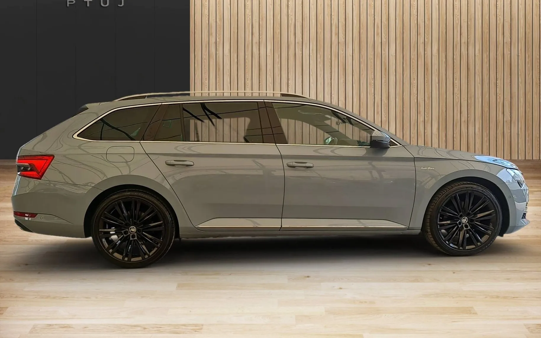 Notranja slika - Škoda Superb - Combi 2.0 TDI L K Laurin Klement•Tovarniš. jamstvo - 8