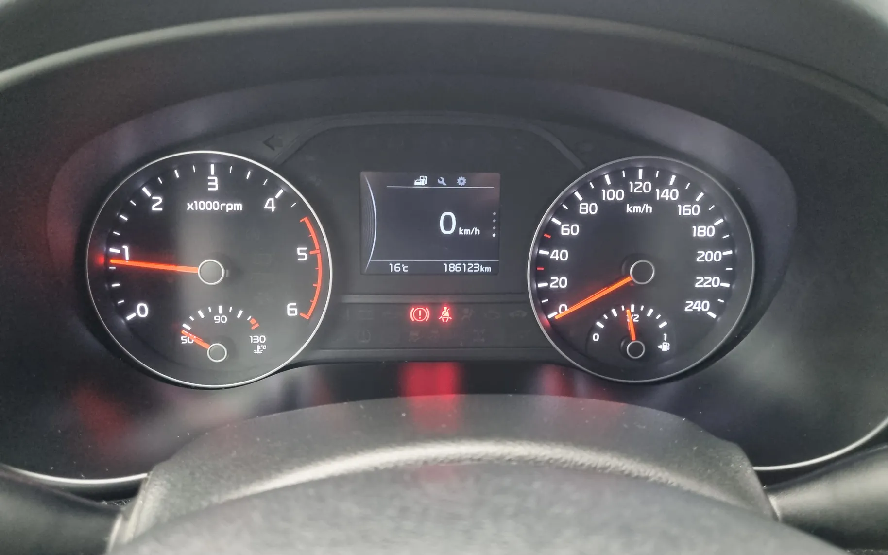 Zunanja slika - KIA Sportage - 1.7 - SLOVENSKI - 2. LASTNIK - POTRJENA SERVISNA - 2
