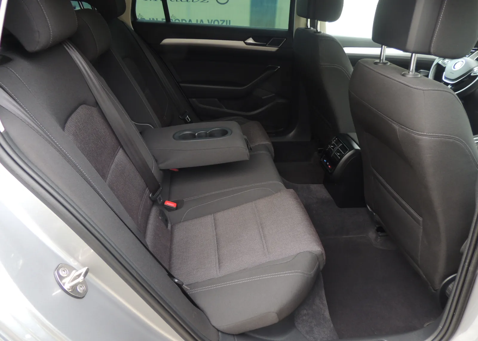 Zunanja slika - Volkswagen Passat - 1.6/TDI/ AUT./ Comfortline - 10