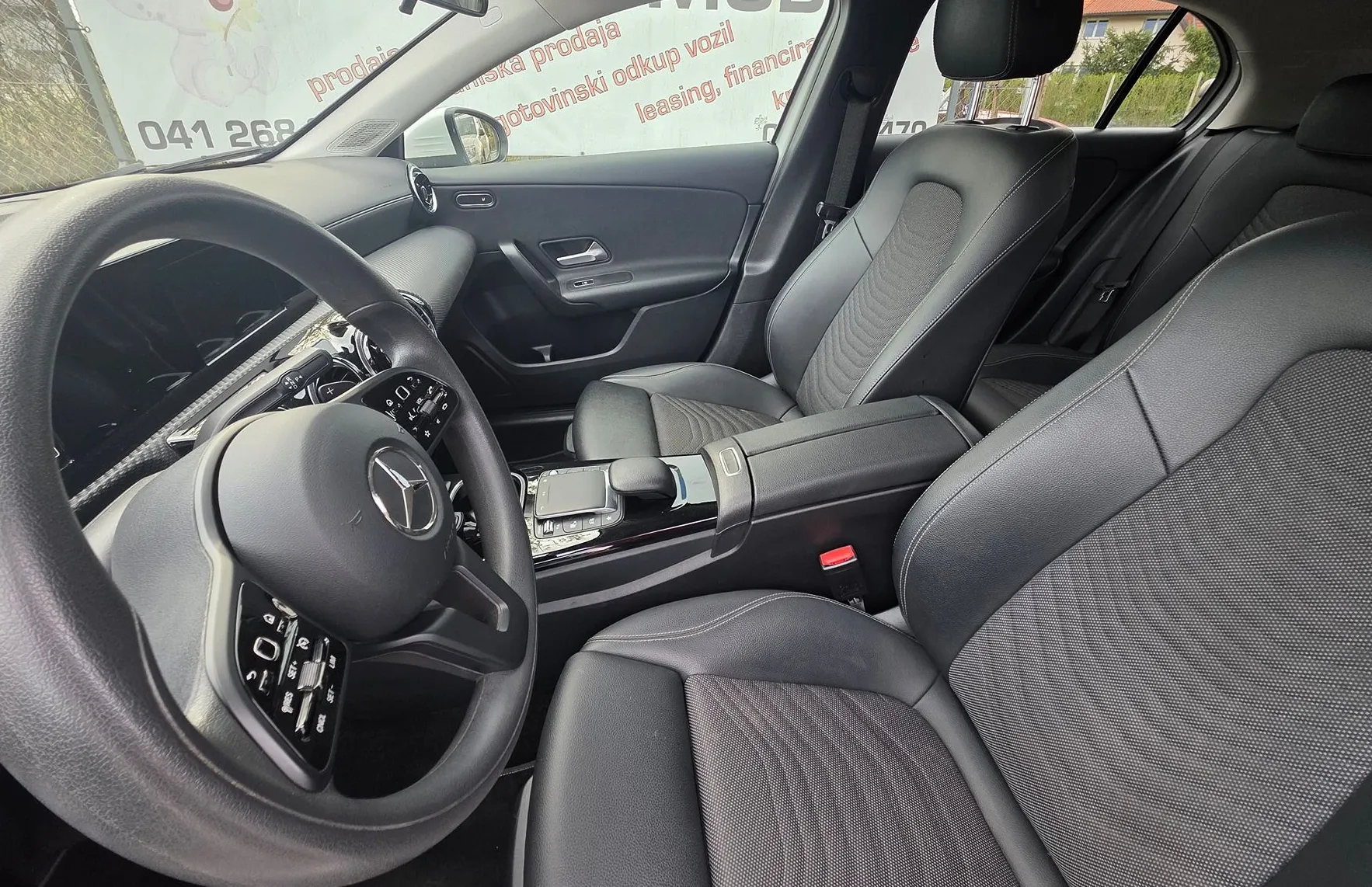 Zunanja slika - Mercedes-Benz A-Razred - A 180D LED-VIRTUAL-NAVI-ALU PLATIŠČA-1.LASTNIK - 12