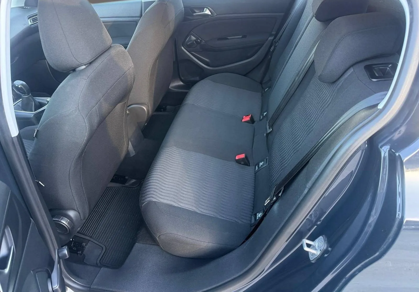 Notranja slika - Peugeot 308 - 1.2 PureTech 110ks ACCESS... - 8
